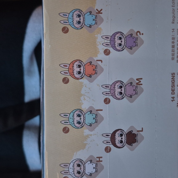 100% Authentic Pop Mart Pin for Love Vinyl Plush Pendants - Picture 4 of 7